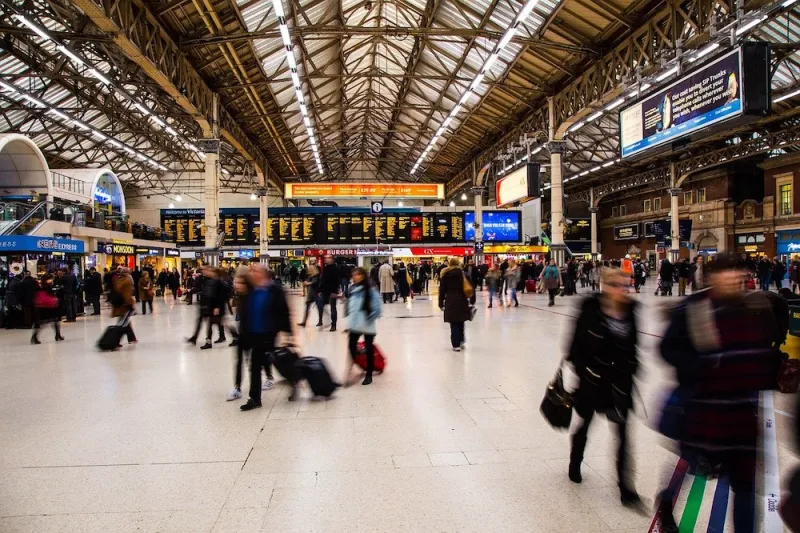Six Hours in London With a Suitcase: What Baggage Storage Actually Costs You